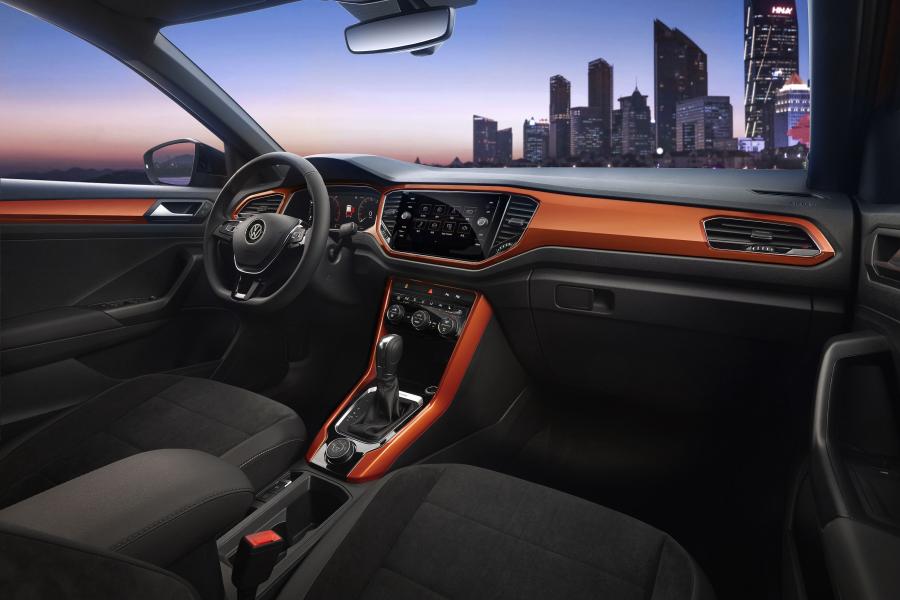 Торпедо Volkswagen T-Roc 4Motion 2018 года  (CN) (фото 9 из 24)